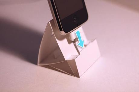 iPhone-Paper-Dock-02
