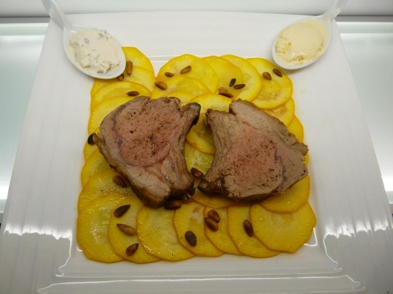 Mardi 7 juillet 2009 : Tomate cocotte, Carré d'agneau rôti et son carpaccio de courgettes jaunes, Vol au vent aux myrtilles façon cheese cake