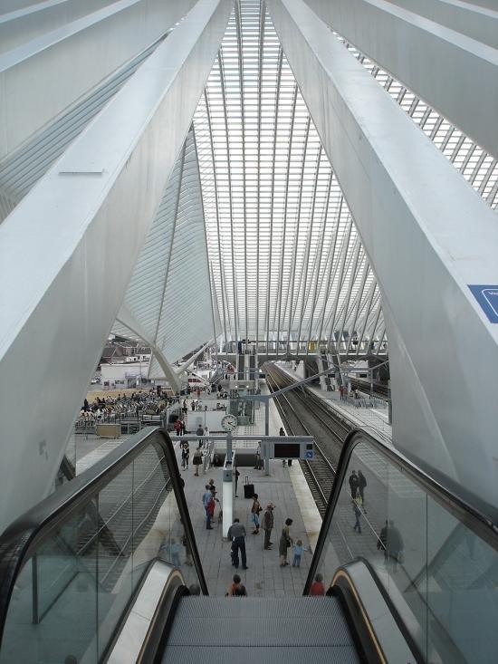 Une gare, une oeuvre d'art contemporain