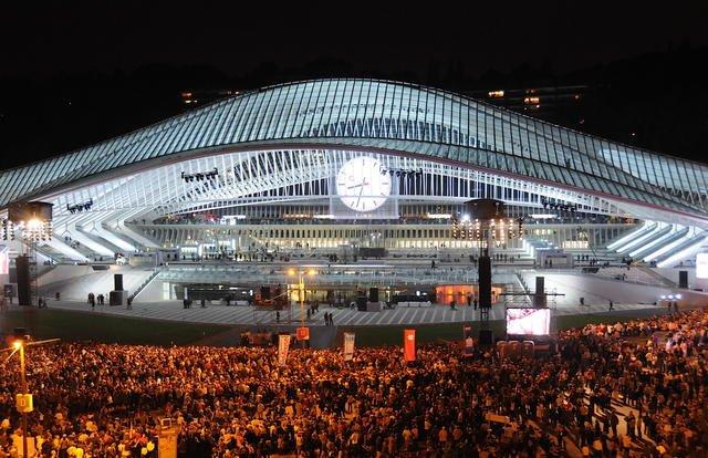 Une gare, une oeuvre d'art contemporain