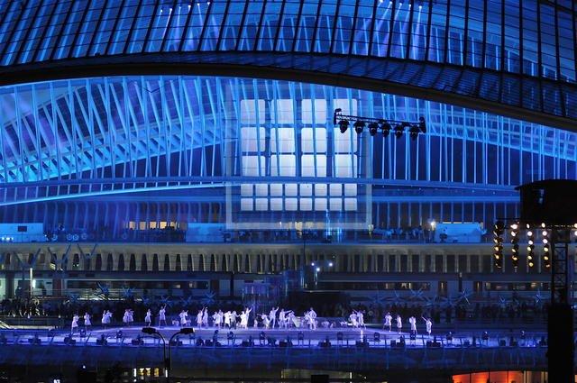 Une gare, une oeuvre d'art contemporain