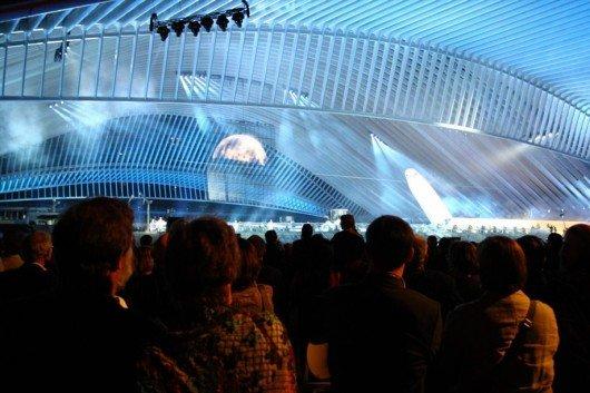 Une gare, une oeuvre d'art contemporain