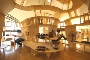 Au Japon, on trouve désormais une bibliothèque de bois vêtue