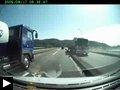 Video : un accident imprévisible + la jeep tombe dans le ravin