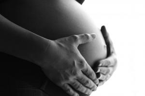 Solvants : l'Inserm confirme leur rôle nocif pour la femme enceinte