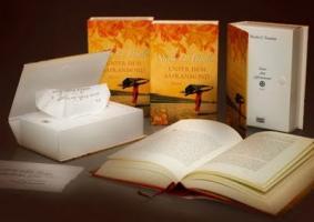 Un éditeur offre une boîte de mouchoirs avec un roman sentimental