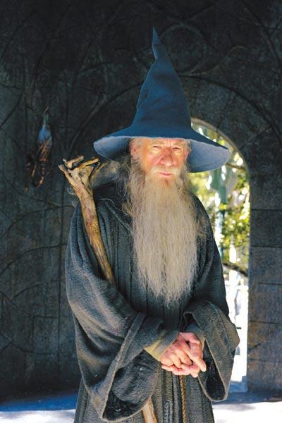 Ian McKellen ne veut plus jouer Gandalf… mais sera quand même dans The Hobbit