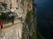 Chemin l'école dans Gulucan, Chine.
