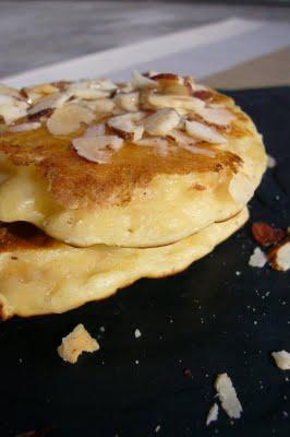 Pancakes aux pommes , miel et noisettes