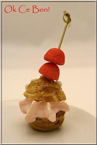 Mini choux à la chantilly de fraises Tagada