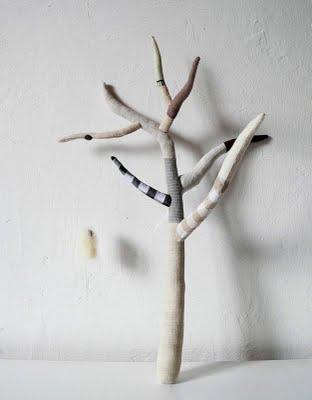 Un Cocon sur une branche