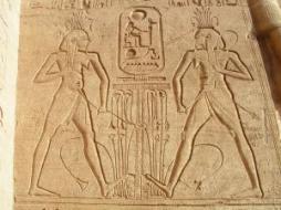 Le Louvre va rendre cinq fragments de peinture murale à l'Égypte