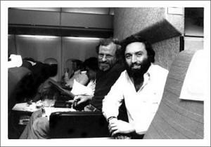 Barry Farrell (à gauche) et Larry Schiller. Une véritable amitié va naître entre les deux journalistes.