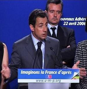medium_SarkozyJego_tribuneUMP