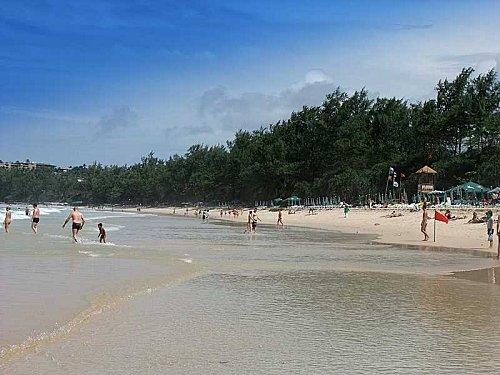 Phuket: La plage de Kata Beach.