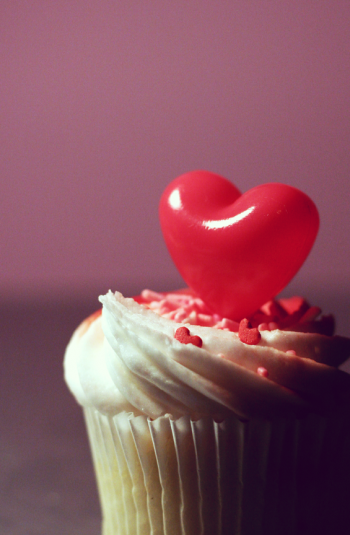 Love_cupcake_2_by_JoAnnOlson.png