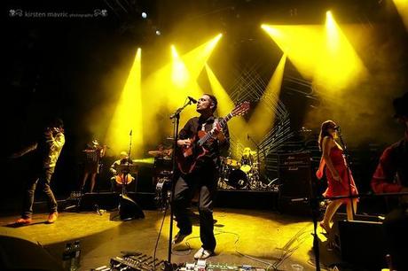 Tom Baxter le frère de Charlie Winston est aussi chanteur