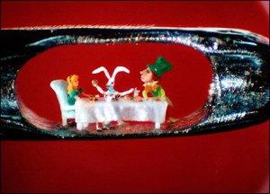 Willard Wigan : le grand artiste du minuscule !