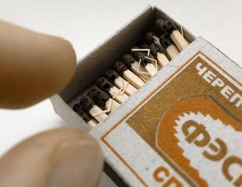 graffer:


via 9gag.com

Don’t kill those cutes matches !