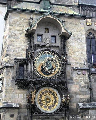 AMOURS ESTIVALES - 6. PRAGUE : L'HORLOGE ASTRONOMIQUE