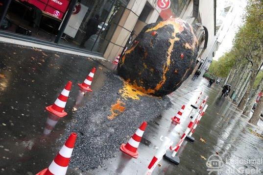 Surcouf / Une météorite s'écrase à Paris
