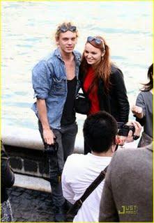 Jamie Campbell-Bower fait du tourisme à Rome