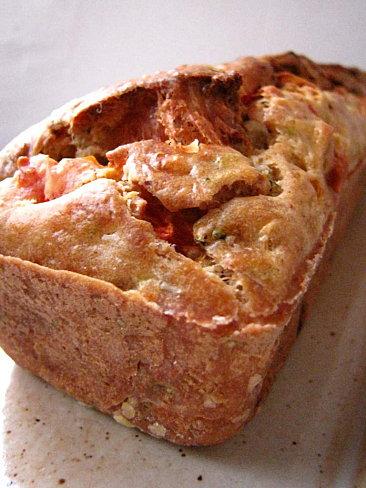 CAKE AU THON, COURGETTE ET PARMESAN