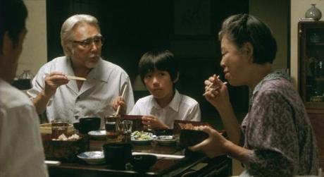 Entre la fabuleuse interprétations des grands parents , le jeune Shoheil Tanaka tire bien son épingle du jeu
