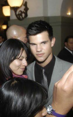 Taylor Lautner avec des fans à Mexico