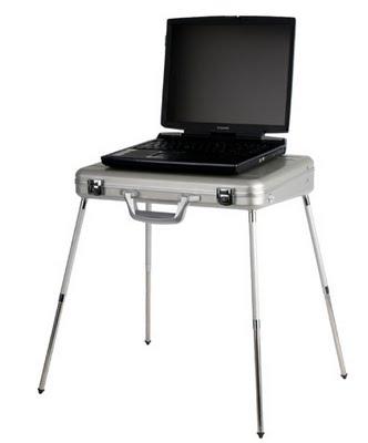 Un mallette table pour PC portable