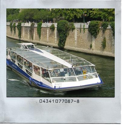 Une balade en bateau sur le Canal Saint-Martin