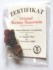 berlin_wall_piece_with_certificat.1257517587.jpg