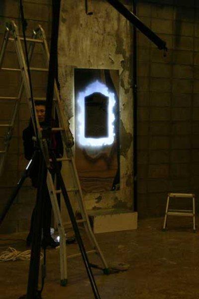 Miroir baroque moderne par Won J. Heo