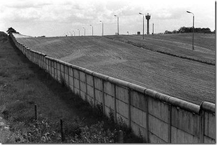 1962 wall berlin (AP-Photo/Edwin Reichert)