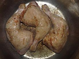 Cuisses de poulet façon basquaise.