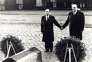 Il y a 25 ans, une photo symbolique de l'amitié franco-allemande