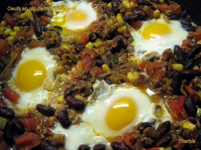 Oeufs en nid de chili con carne