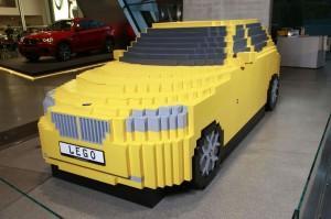 BMW-X1-LEGO1