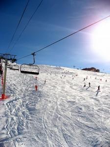 Skieurs sur les pistes