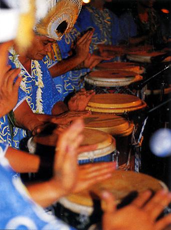 tambours-pahu-polynesie.1257851366.jpg