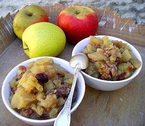 Compote de Pommes, aux Raisins Secs, Noix et Miel