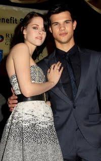 Taylor Lautner et Kristen Stewart à la premiere de Knoxville