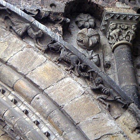 Le ferrage d'un cheval au XIIe siècle sur la cathédrale de Cahors (46)