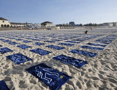 La réalité parle mieux que les chiffres: Beach stunt contre le cancer