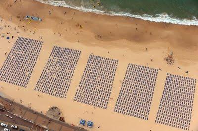 La réalité parle mieux que les chiffres: Beach stunt contre le cancer