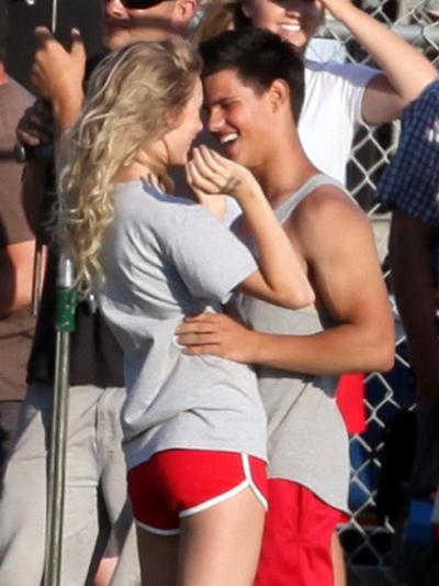 Taylor Swift avour être avec Taylor Lautner