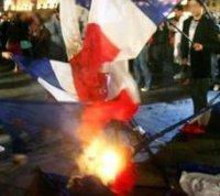 Drapeaux brûlés : exigeons les excuses du peuple algérien !