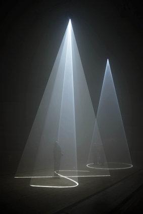Entre art et sciences : la diffusion de la lumiére par des surfaces et des volumes