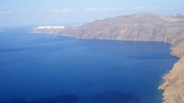 Santorin, un archipel  et une île