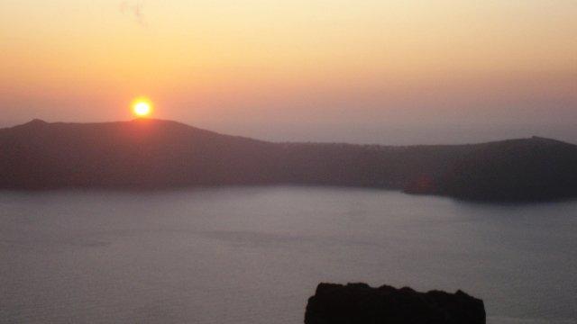 Santorin, un archipel  et une île